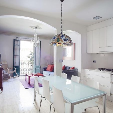 Aparteasy - Authentic Family Apartment Барселона Екстериор снимка