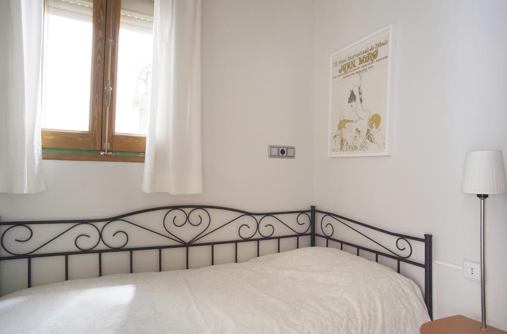 Aparteasy - Authentic Family Apartment Барселона Екстериор снимка